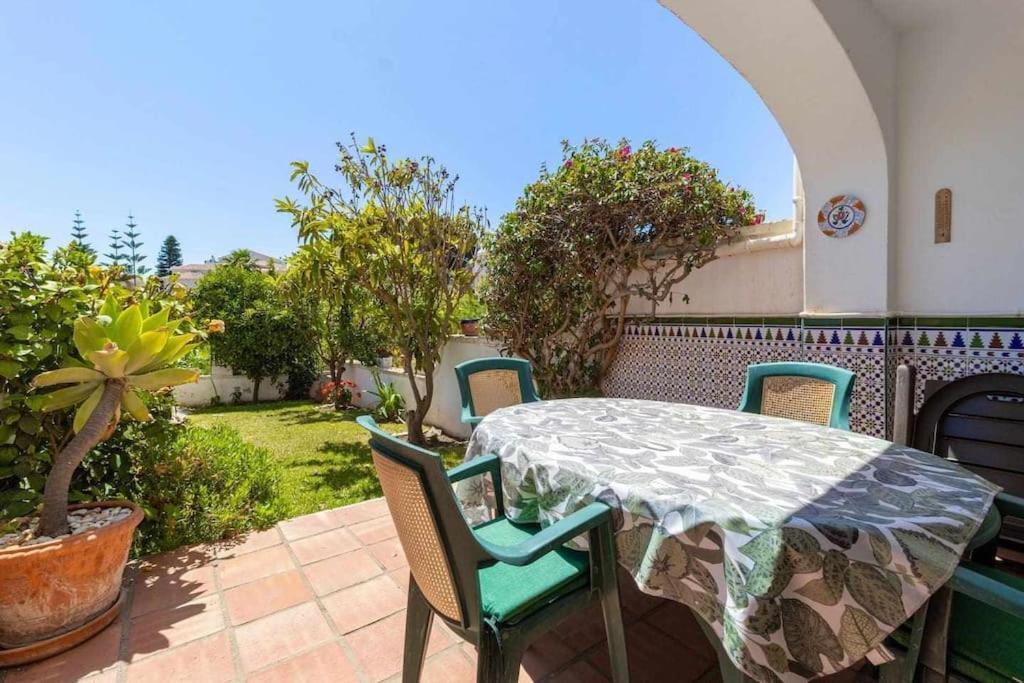 Tropicana Townhouse, 2 Bedroom Nerja Buitenkant foto