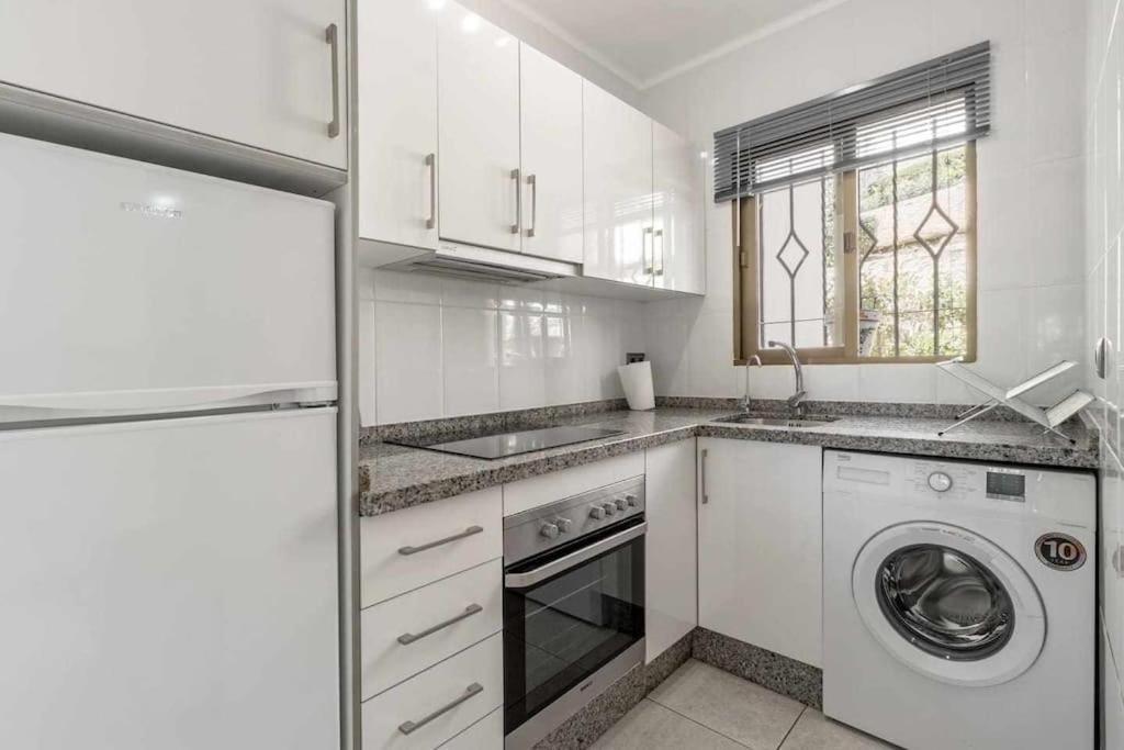 Tropicana Townhouse, 2 Bedroom Nerja Buitenkant foto